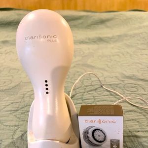 Clarisonic Plus Skin Care Brush